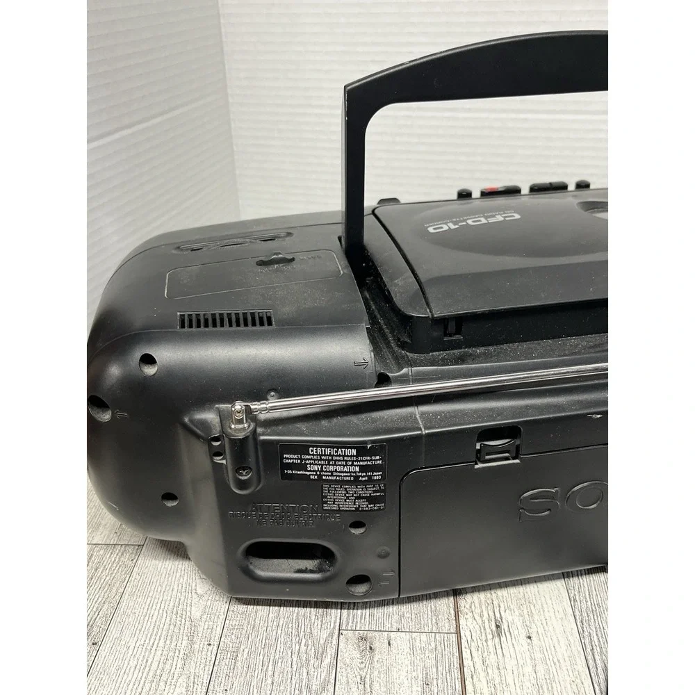 Sony CFD-10 Boombox Portable Stereo AM FM Radio CD Radio Cassette-Corder 1993